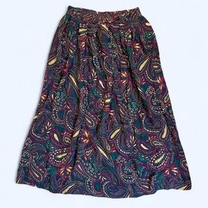 Elegant Maxi Skirt with Paisley Design